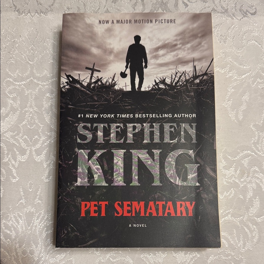 Stephen King 'Pet Sematary' Large Paperback Book